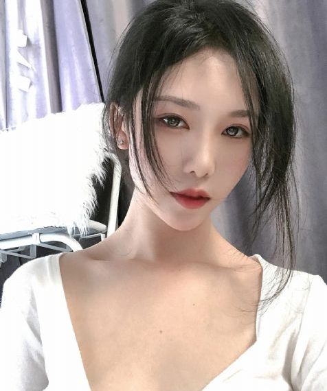 韩国女大学生的沙龙室_在线观看