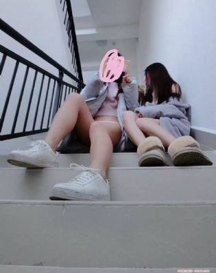 一楼一鬼_蓝光高清完整版播放